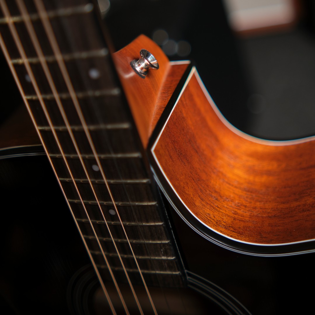 KEPMA EACE OS1 BK Gloss Трансакустическая гитара, махагон, дека ель, цвет черный, глянцевый. X2 OS1