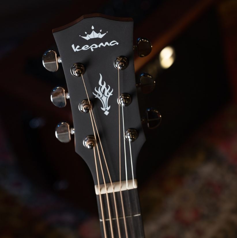 KEPMA EAC-E TRANS K 10 Natural Трансакустическая гитара, красное дерево, дека ель, цвет натуральный